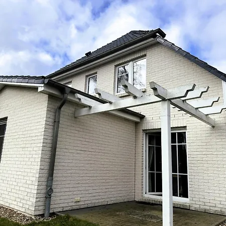 Apartment In Mit Terrasse Zingst